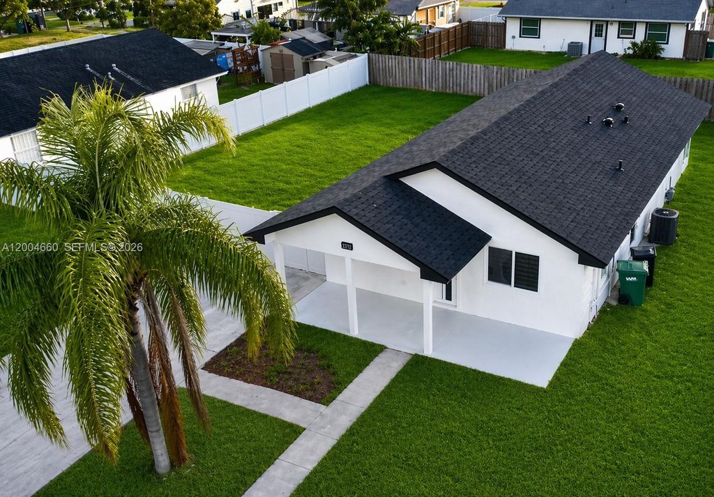 22722 SW 114th Pl, Miami, FL 33170