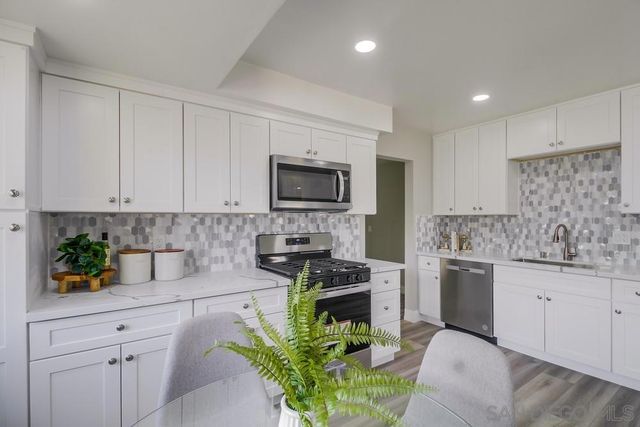 6144 Kerch ST, San Diego, CA 92115