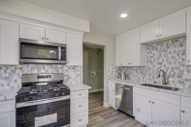 6144 Kerch ST, San Diego, CA 92115