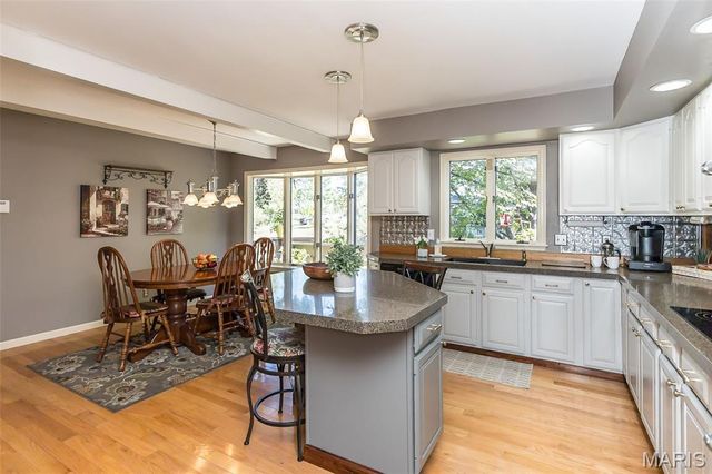 1620 Chalmers Drive, Chesterfield, MO 63017