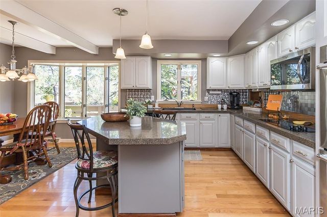 1620 Chalmers Drive, Chesterfield, MO 63017