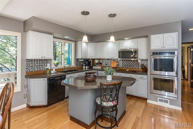 1620 Chalmers Drive, Chesterfield, MO 63017