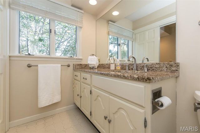 1620 Chalmers Drive, Chesterfield, MO 63017