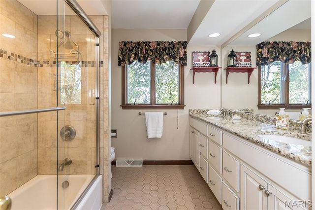 1620 Chalmers Drive, Chesterfield, MO 63017