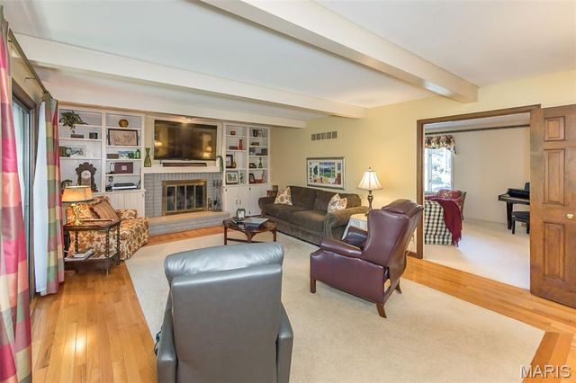 1620 Chalmers Drive, Chesterfield, MO 63017