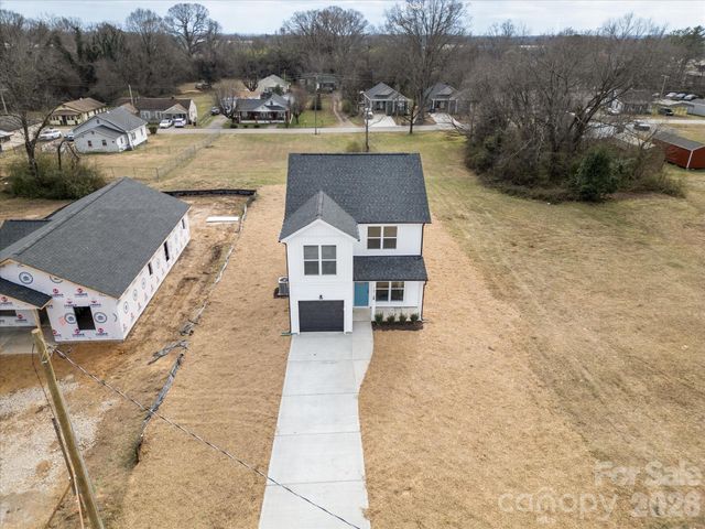 1816 E Greenbriar Road, Statesville, NC 28625