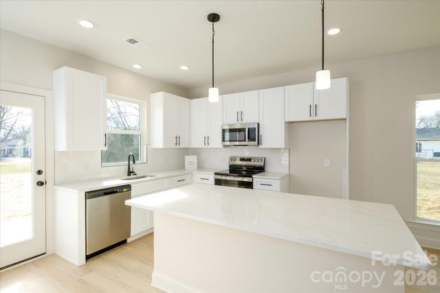 1816 E Greenbriar Road, Statesville, NC 28625