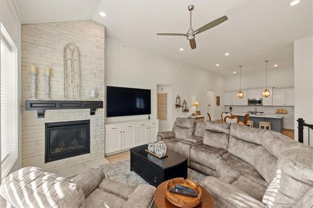 6520 Barth Road, Shawnee, KS 66226