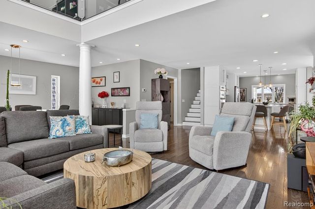 6780 Desmond Road, Waterford, MI 48329