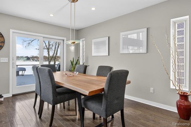 6780 Desmond Road, Waterford, MI 48329