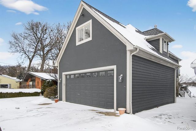 6780 Desmond Road, Waterford, MI 48329