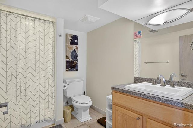 6780 Desmond Road, Waterford, MI 48329