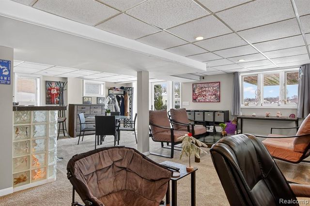 6780 Desmond Road, Waterford, MI 48329