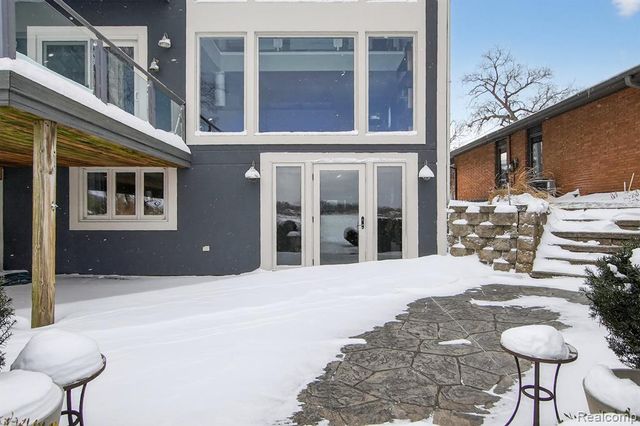 6780 Desmond Road, Waterford, MI 48329