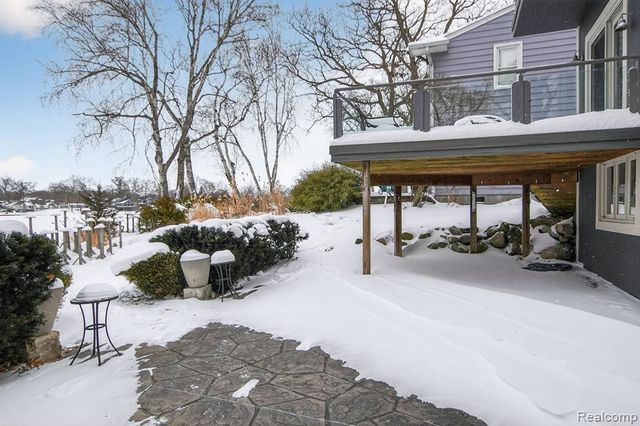 6780 Desmond Road, Waterford, MI 48329