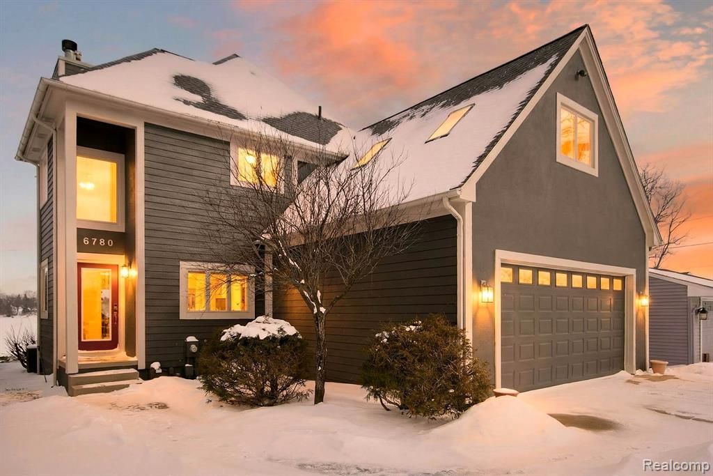 6780 Desmond Road, Waterford, MI 48329