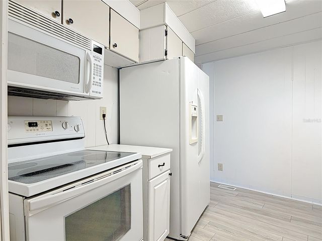 1043 CAPELLA DRIVE, Tavares, FL 32778