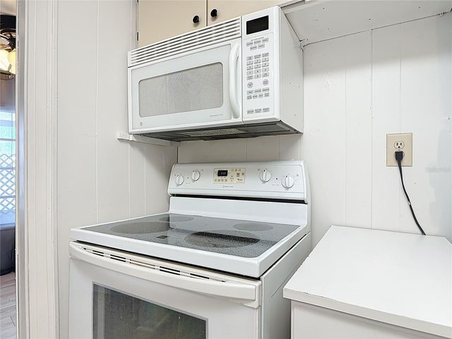 1043 CAPELLA DRIVE, Tavares, FL 32778