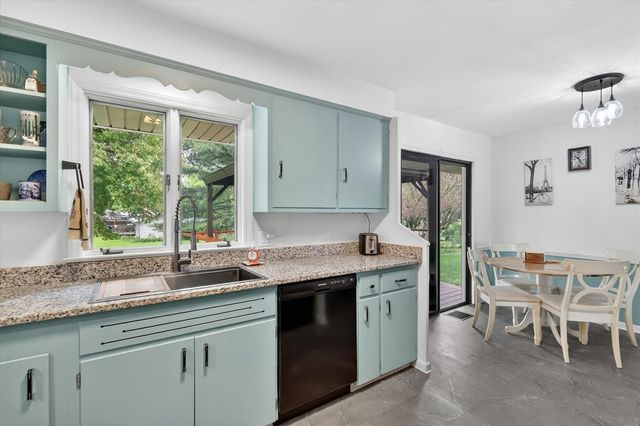 814 N Drake Road, Kalamazoo, MI 49006
