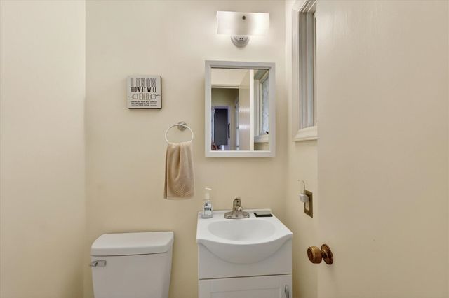 814 N Drake Road, Kalamazoo, MI 49006