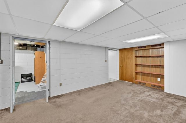 814 N Drake Road, Kalamazoo, MI 49006