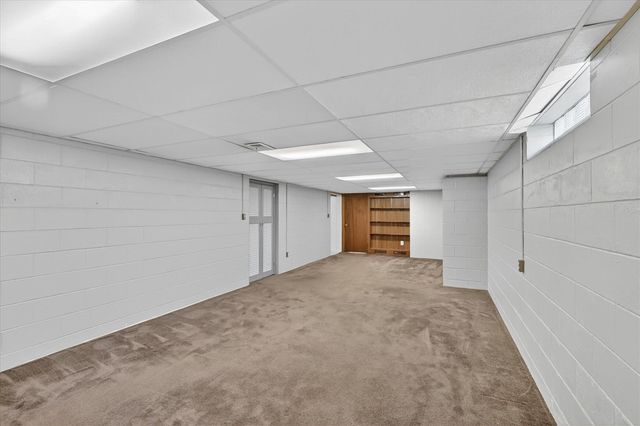 814 N Drake Road, Kalamazoo, MI 49006