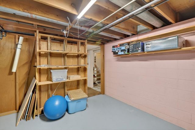 814 N Drake Road, Kalamazoo, MI 49006