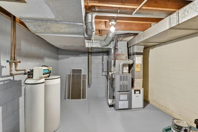 814 N Drake Road, Kalamazoo, MI 49006