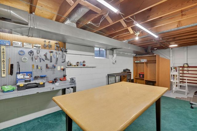 814 N Drake Road, Kalamazoo, MI 49006