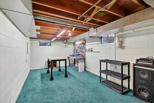 814 N Drake Road, Kalamazoo, MI 49006