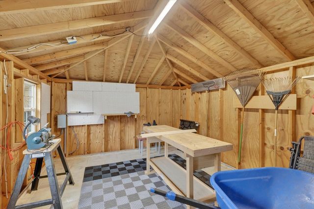 814 N Drake Road, Kalamazoo, MI 49006