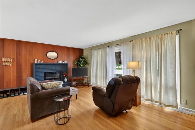 814 N Drake Road, Kalamazoo, MI 49006