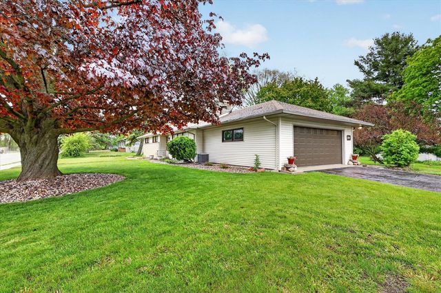 814 N Drake Road, Kalamazoo, MI 49006