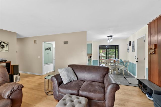 814 N Drake Road, Kalamazoo, MI 49006
