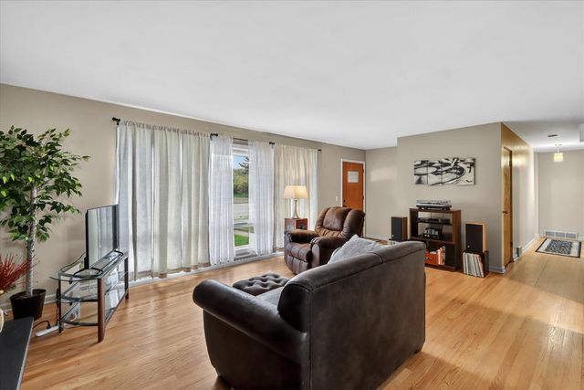 814 N Drake Road, Kalamazoo, MI 49006