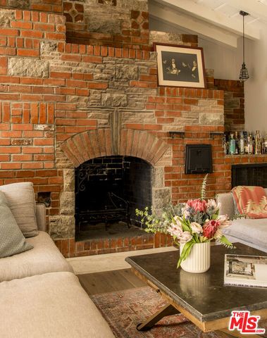 6970 La Presa Drive, Los Angeles, CA 90068