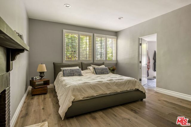 6970 La Presa Drive, Los Angeles, CA 90068