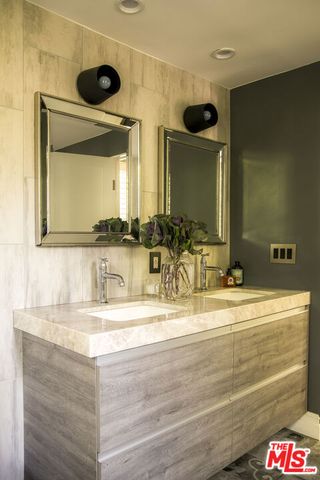 6970 La Presa Drive, Los Angeles, CA 90068