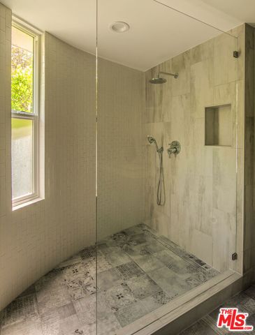 6970 La Presa Drive, Los Angeles, CA 90068