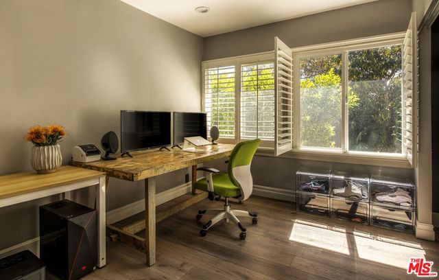 6970 La Presa Drive, Los Angeles, CA 90068