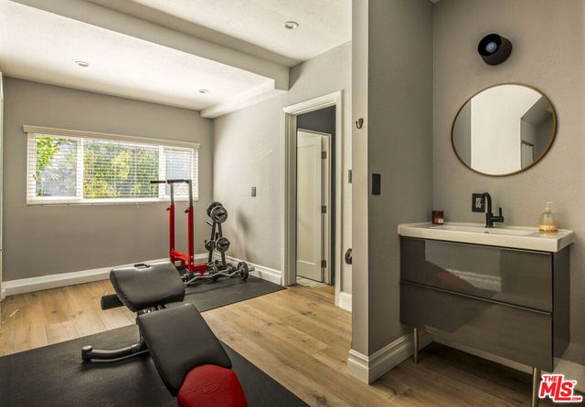 6970 La Presa Drive, Los Angeles, CA 90068