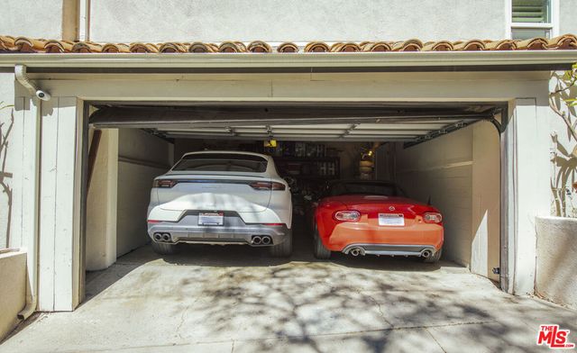 6970 La Presa Drive, Los Angeles, CA 90068