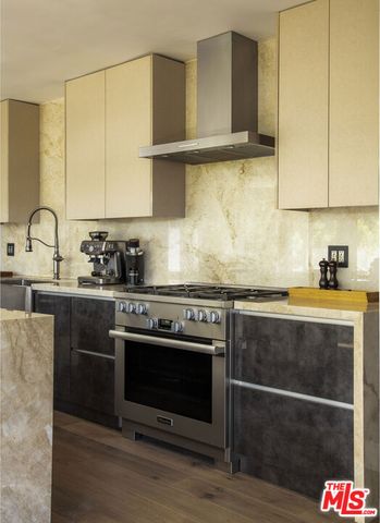 6970 La Presa Drive, Los Angeles, CA 90068