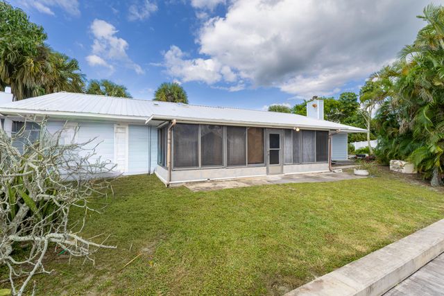 11 Majestic Way, Fort Pierce, FL 34949