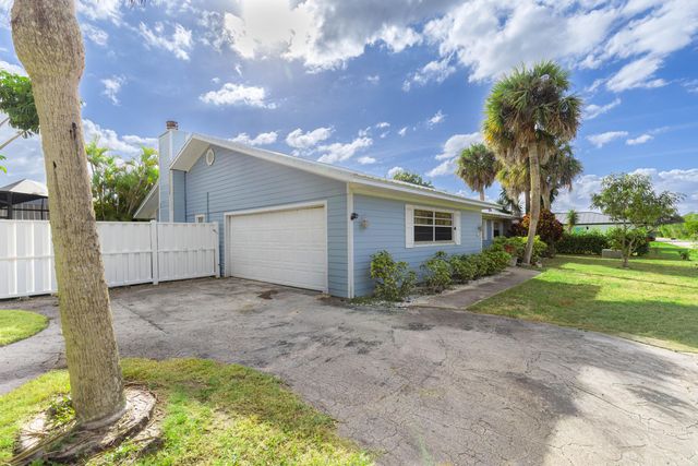 11 Majestic Way, Fort Pierce, FL 34949