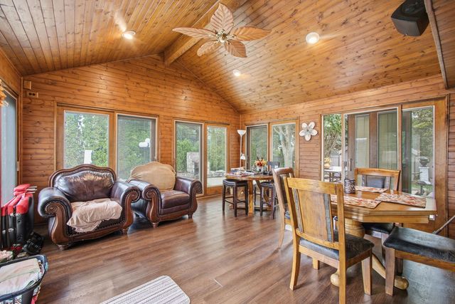 8040 Chippewa Trail, Tinley Park, IL 60477