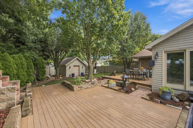 8040 Chippewa Trail, Tinley Park, IL 60477