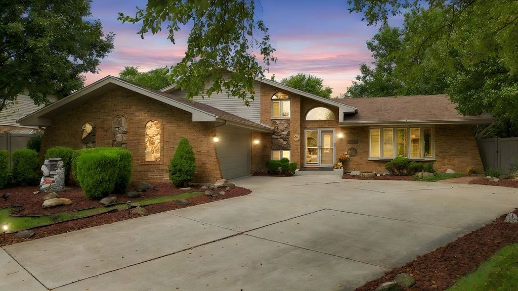 8040 Chippewa Trail, Tinley Park, IL 60477 — photo 2