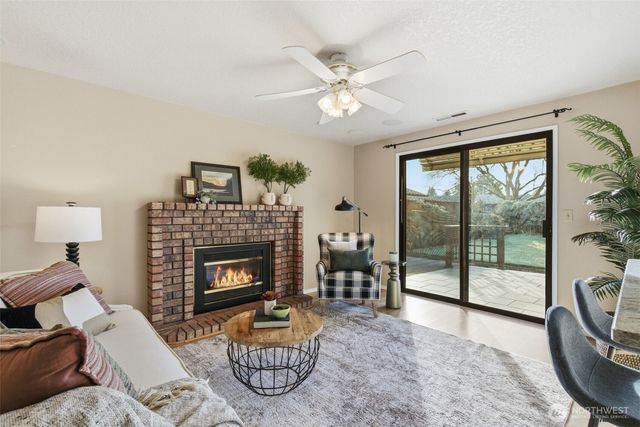 10712 NW 30th Court, Vancouver, WA 98685