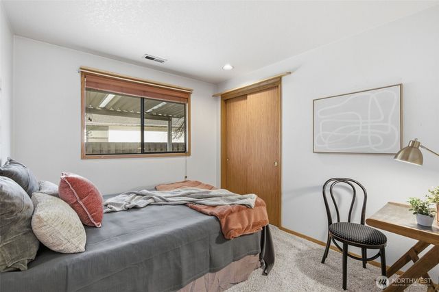 10712 NW 30th Court, Vancouver, WA 98685